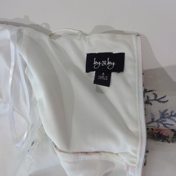 By & By Pink and Gray‎ Floral Embroidery Lovely Dress Juniors' Size 5 - Picture 7 of 10